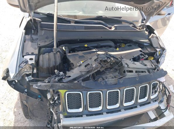 3C4NJCBB7JT226303 2018 JEEP COMPASS Gray 