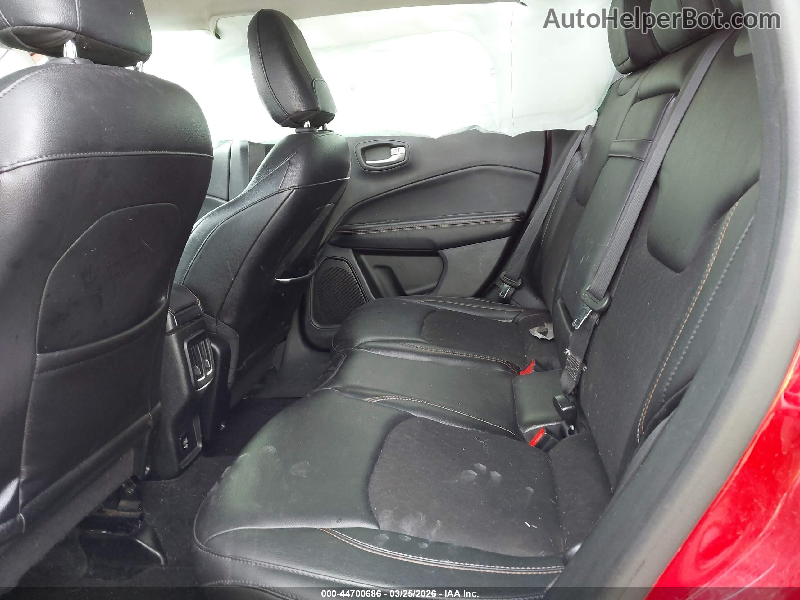 Price & History 2018 Jeep Compass Latitude Fwd 2.4l I-4 Vvt, 180hp vin ...