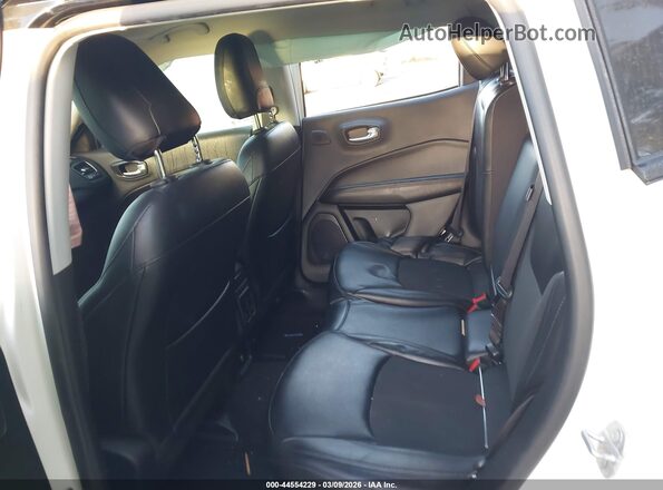 3C4NJCBB8MT538988 2021 JEEP COMPASS White VIN კოდის სტიკერის ხედი