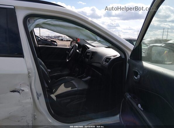 3C4NJCBBXHT690826 2017 JEEP NEW COMPASS White Widok wnętrza z przodu