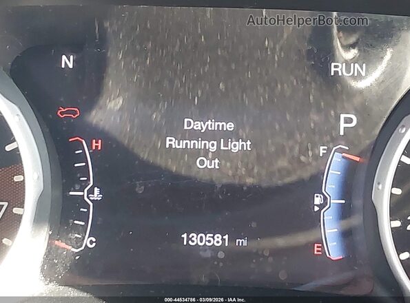 3C4NJCCB2JT406383 2018 JEEP COMPASS Silver 