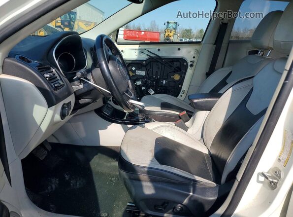 3C4NJCCB5MT528188 2021 JEEP COMPASS White Widok wnętrza z przodu