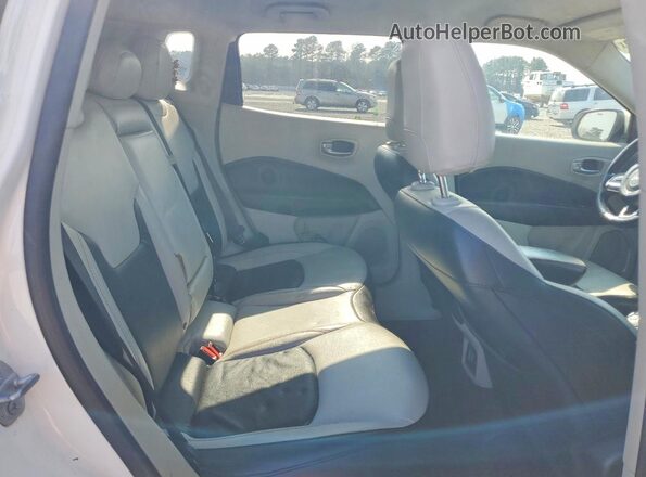 3C4NJCCB5MT528188 2021 JEEP COMPASS White Widok wnętrza z tyłu