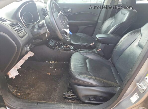 3C4NJCCB6KT699089 2019 JEEP COMPASS Silver 