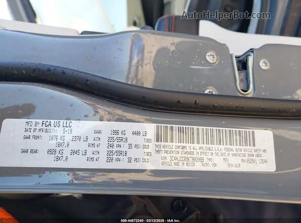 3C4NJCCB9KT802098 2019 JEEP COMPASS Gray Շարժիչի բաժամունքի տեսք