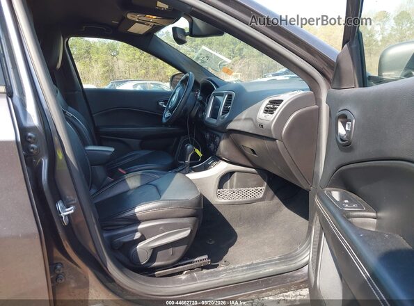 3C4NJCEB5MT581258 2021 JEEP COMPASS Gray Вид салону спереду