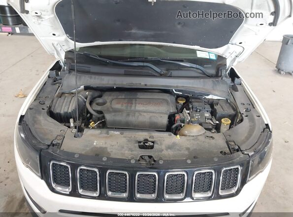 3C4NJDAB0JT248859 2018 JEEP COMPASS White Rear view