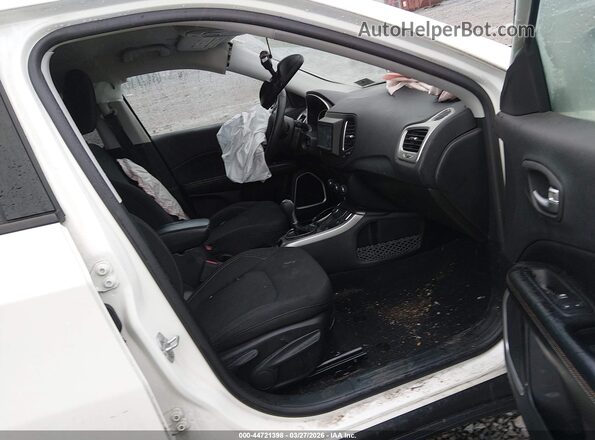 3C4NJDAB2HT647296 2017 JEEP NEW COMPASS White Front interior view