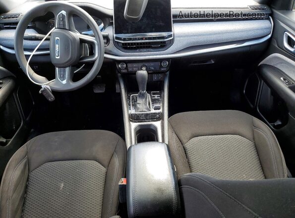 3C4NJDANXPT547312 2023 JEEP COMPASS Silver Dashboard view