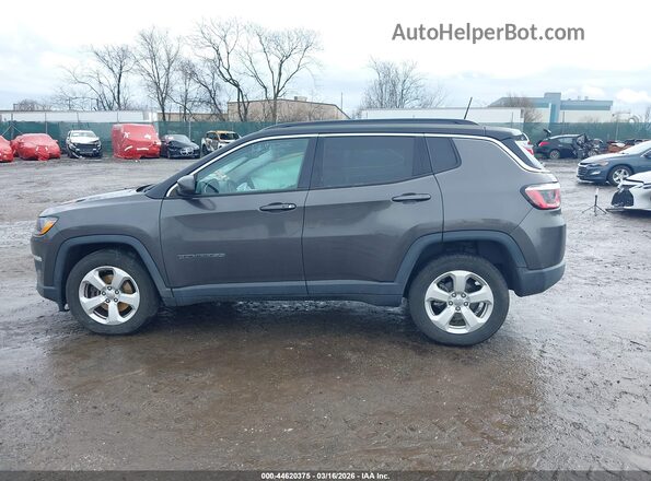 3C4NJDBB4JT161870 2018 JEEP COMPASS Gray Սալոնի հետևի տեսք