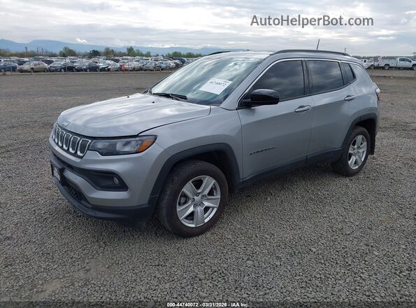 3C4NJDBB8NT101936 2022 JEEP COMPASS Silver წინა მარცხენა ხედი სამი მეოთხედიდან