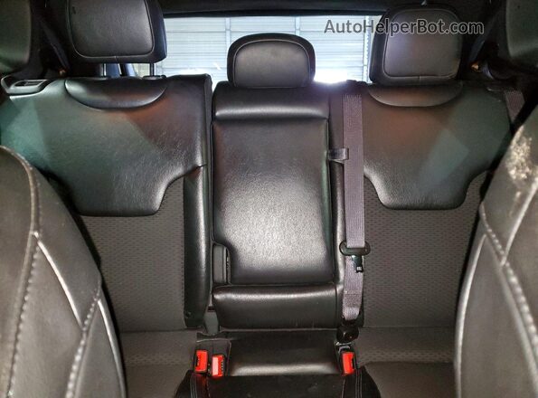 3C4NJDBN4PT553038 2023 JEEP COMPASS White Widok tylnych siedzeń