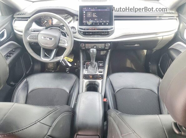 3C4NJDBN4PT560040 2023 JEEP COMPASS Silver 