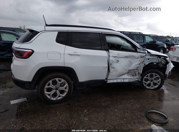 3C4NJDBN4ST529945 2025 JEEP COMPASS White Vista interior trasera