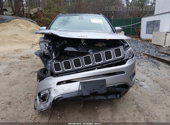 3C4NJDCB1HT680867 2017 JEEP NEW COMPASS Silver Rear interior view