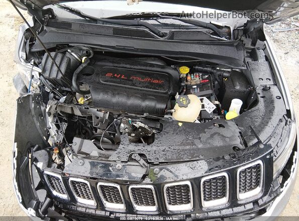 3C4NJDCB1HT680867 2017 JEEP NEW COMPASS Silver Rear view