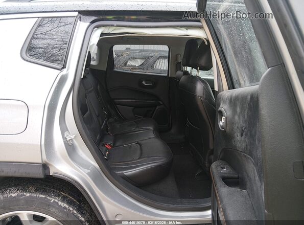 3C4NJDCB1HT680867 2017 JEEP NEW COMPASS Silver VIN sticker view