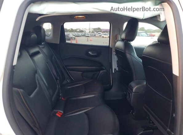 3C4NJDCB4MT596150 2021 JEEP COMPASS White Vista interior trasera