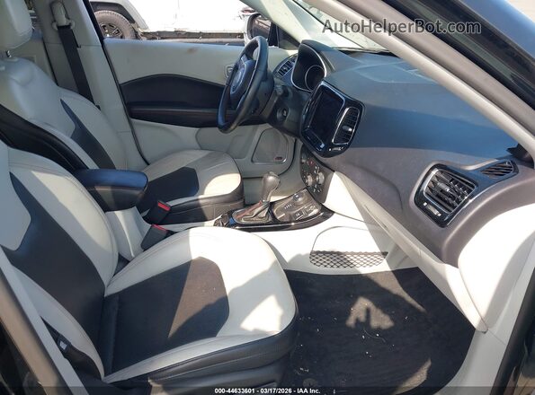 3C4NJDCB9HT689087 2017 JEEP NEW COMPASS Черный Вид салона спереди
