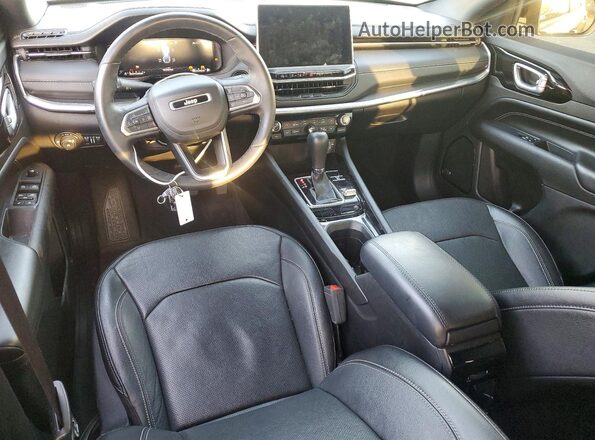 3C4NJDCN1PT567574 2023 JEEP COMPASS Черный Вид панели приборов