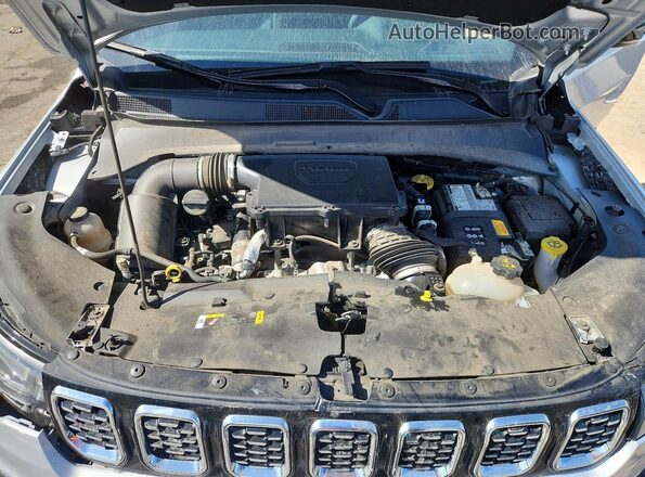 3C4NJDCN1ST511126 2025 JEEP COMPASS Silver ძრავის განყოფილების ხედი