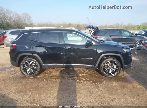 3C4NJDCN3ST560702 2025 JEEP COMPASS Black Rear interior view