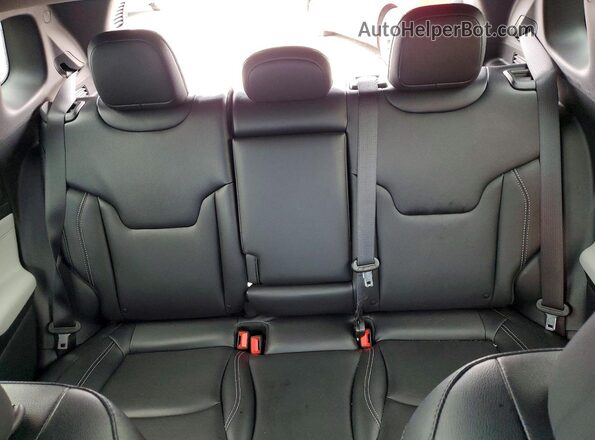 3C4NJDCN3TT187694 2026 JEEP COMPASS Blue Rear interior view