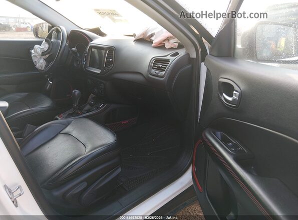 3C4NJDDB5HT630746 2017 JEEP NEW COMPASS White წინა სალონის ხედი