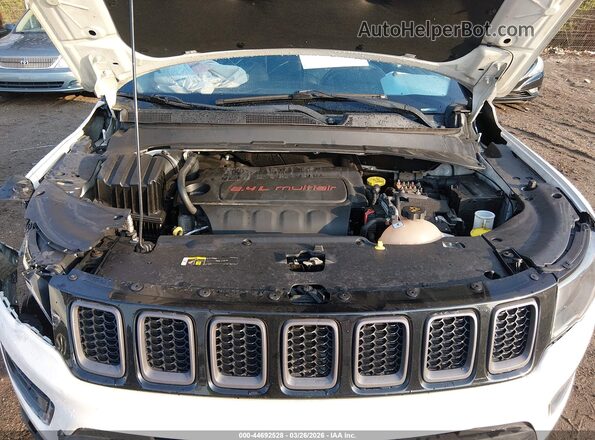 3C4NJDDB5HT630746 2017 JEEP NEW COMPASS White უკანა ხედი