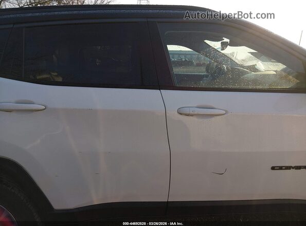 3C4NJDDB5HT630746 2017 JEEP NEW COMPASS White უკანა სალონის ხედი