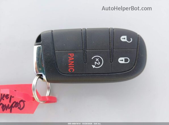3C4NJDDB7JT232055 2018 JEEP COMPASS Silver Widok deski rozdzielczej