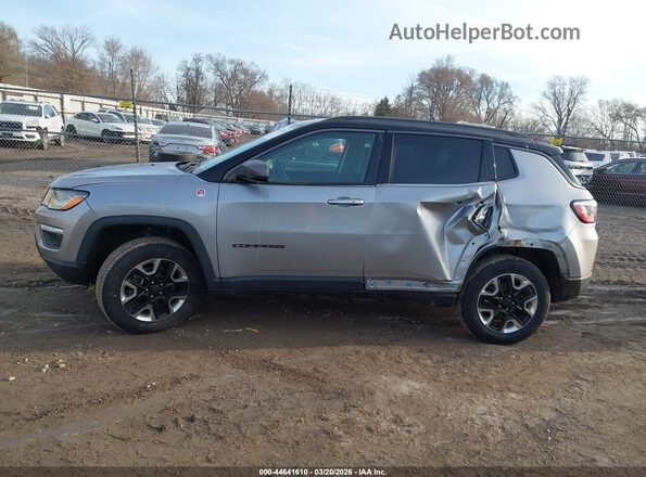 3C4NJDDB7JT232055 2018 JEEP COMPASS Silver Widok wnętrza 360 stopni