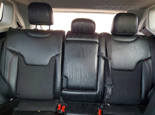 3C4NJDDB8MT598224 2021 JEEP COMPASS Белый Вид задних сидений
