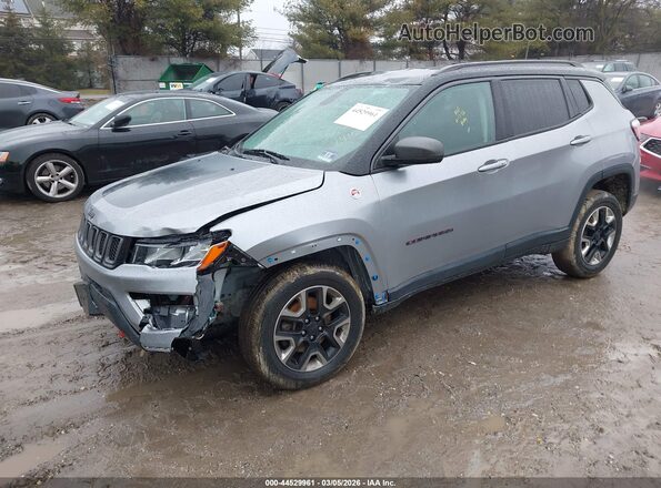 3C4NJDDB9JT371832 2018 JEEP COMPASS Gray წინა მარცხენა ხედი სამი მეოთხედიდან