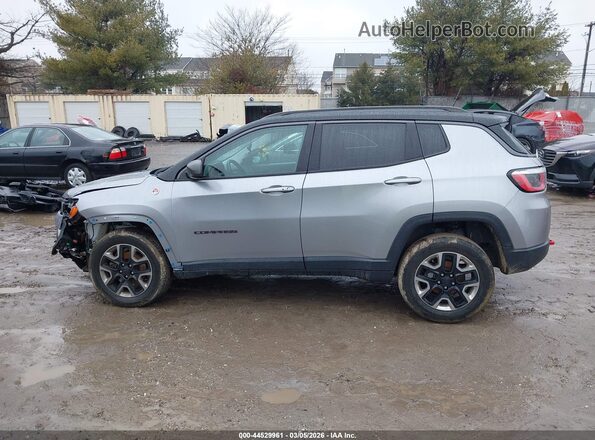 3C4NJDDB9JT371832 2018 JEEP COMPASS Gray 