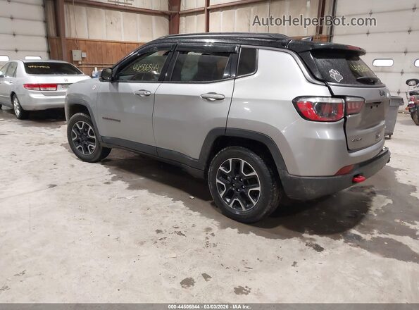 3C4NJDDBXKT752512 2019 JEEP COMPASS Gray 