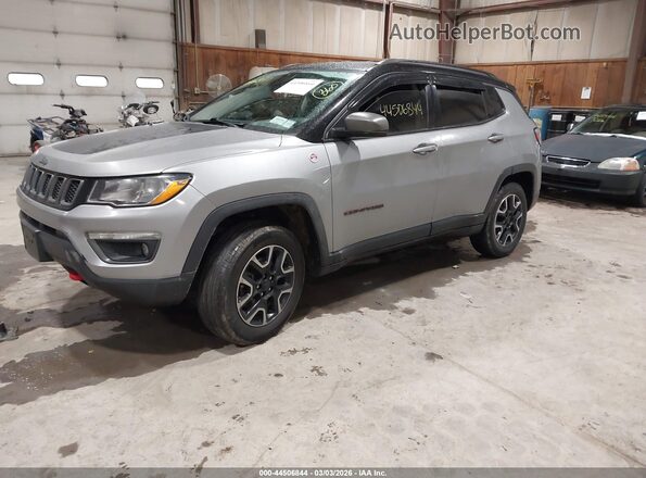 3C4NJDDBXKT752512 2019 JEEP COMPASS Gray 