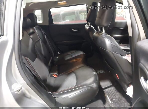 3C4NJDDBXKT752512 2019 JEEP COMPASS Gray 