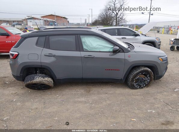 3C4NJDDN0PT555723 2023 JEEP COMPASS Серый Вид задней части салона