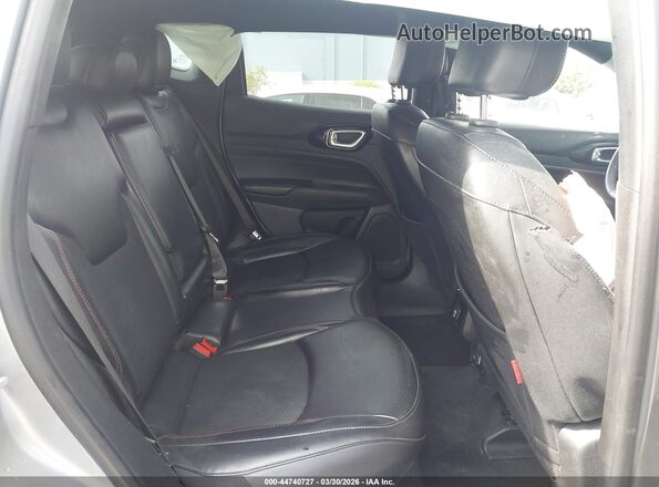 3C4NJDDN2PT566772 2023 JEEP COMPASS Silver Vista de la etiqueta del VIN