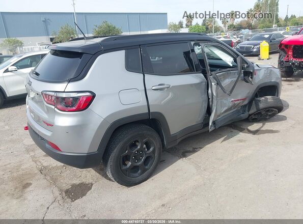 3C4NJDDN2PT566772 2023 JEEP COMPASS Silver Trasero derecho