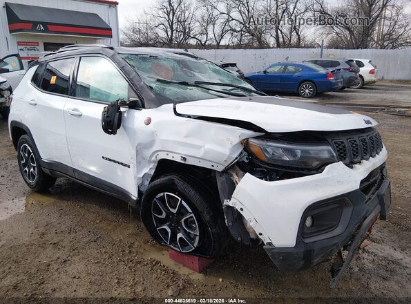 3C4NJDDN4RT144831 2024 JEEP COMPASS Белый Вид щитка приборов
