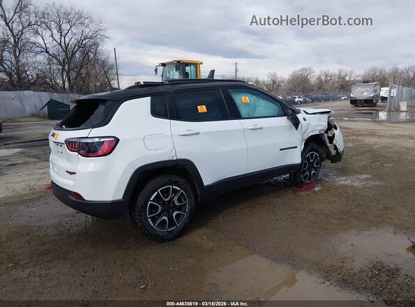 3C4NJDDN4RT144831 2024 JEEP COMPASS Белый Задняя правая четверть