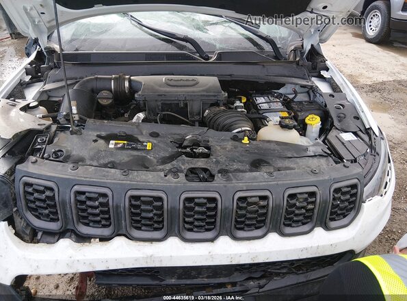 3C4NJDDN4RT144831 2024 JEEP COMPASS Белый Вид сзади