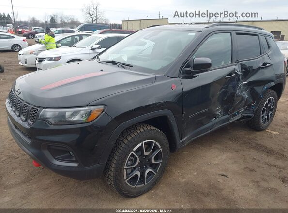 3C4NJDDN9RT101635 2024 JEEP COMPASS Black Vista tres cuartos delantera izquierda