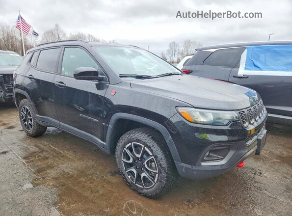 3C4NJDDN9ST570021 2025 JEEP COMPASS Black Передня права чверть