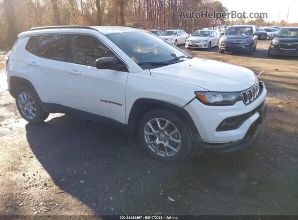 3C4NJDFNXRT140344 2024 JEEP COMPASS White Вид задньої частини салону