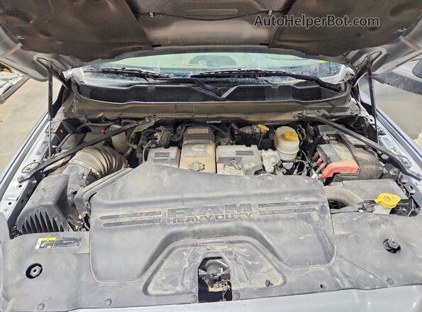 3C63R3JL3RG123451 2024 RAM 3500 Silver Սալոնի հետևի տեսք