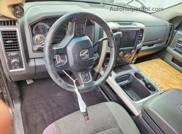 3C63RPLL8GG191164 2016 RAM 3500 Черный Вид панели приборов