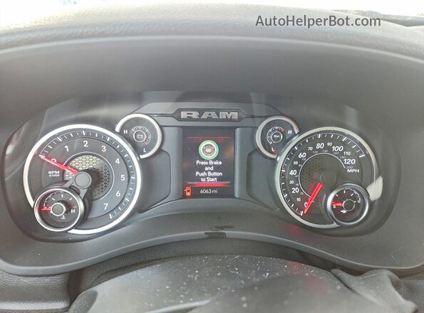 3C63RRGJ5TG155284 2026 RAM 3500 White Widok zestawu wskaźników
